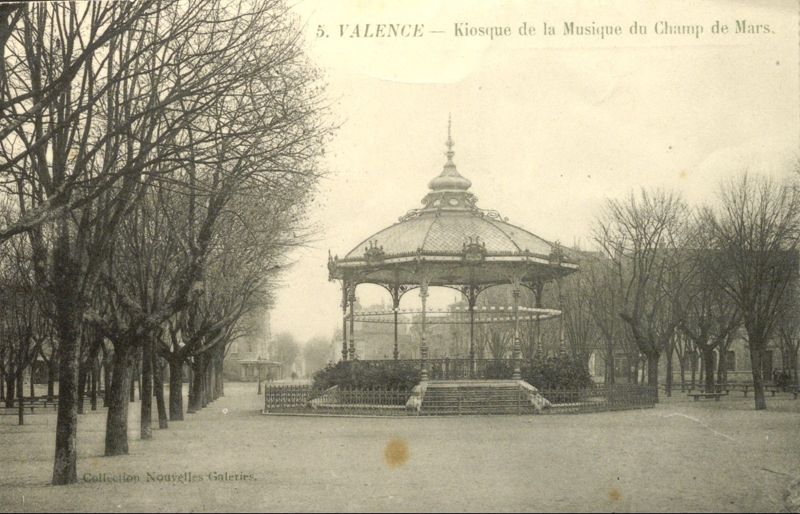 Kiosque à musique du Champ de Mars © [AMV, 2Fi198]